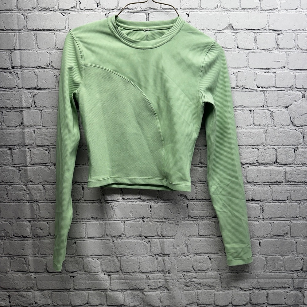 Lululemon Mint Green Long Sleeve Robbed open back crop top size Small